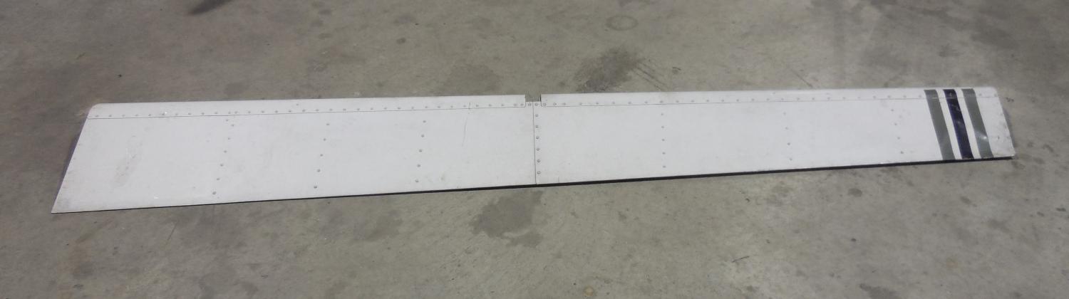 PIPER AZTEC PN85114-1 RIGHT AILERON, SLIGHT DAMAGE @TIP ON TOP 